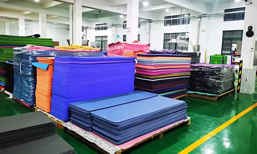 El taller de esterillas de yoga se embarca en un nuevo capítulo de mejora de la calidad